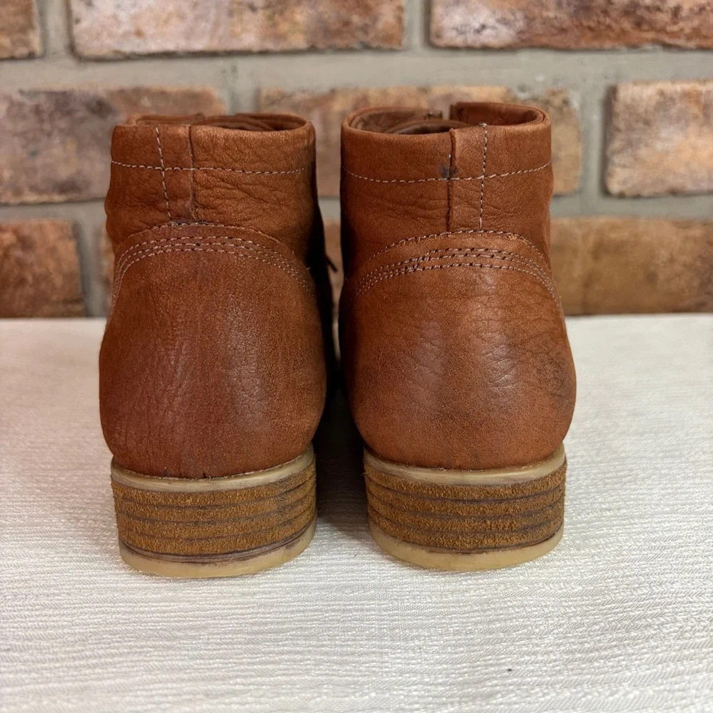 JOSEF SEIBEL Sienna Distressed Leather Ankle Bootie